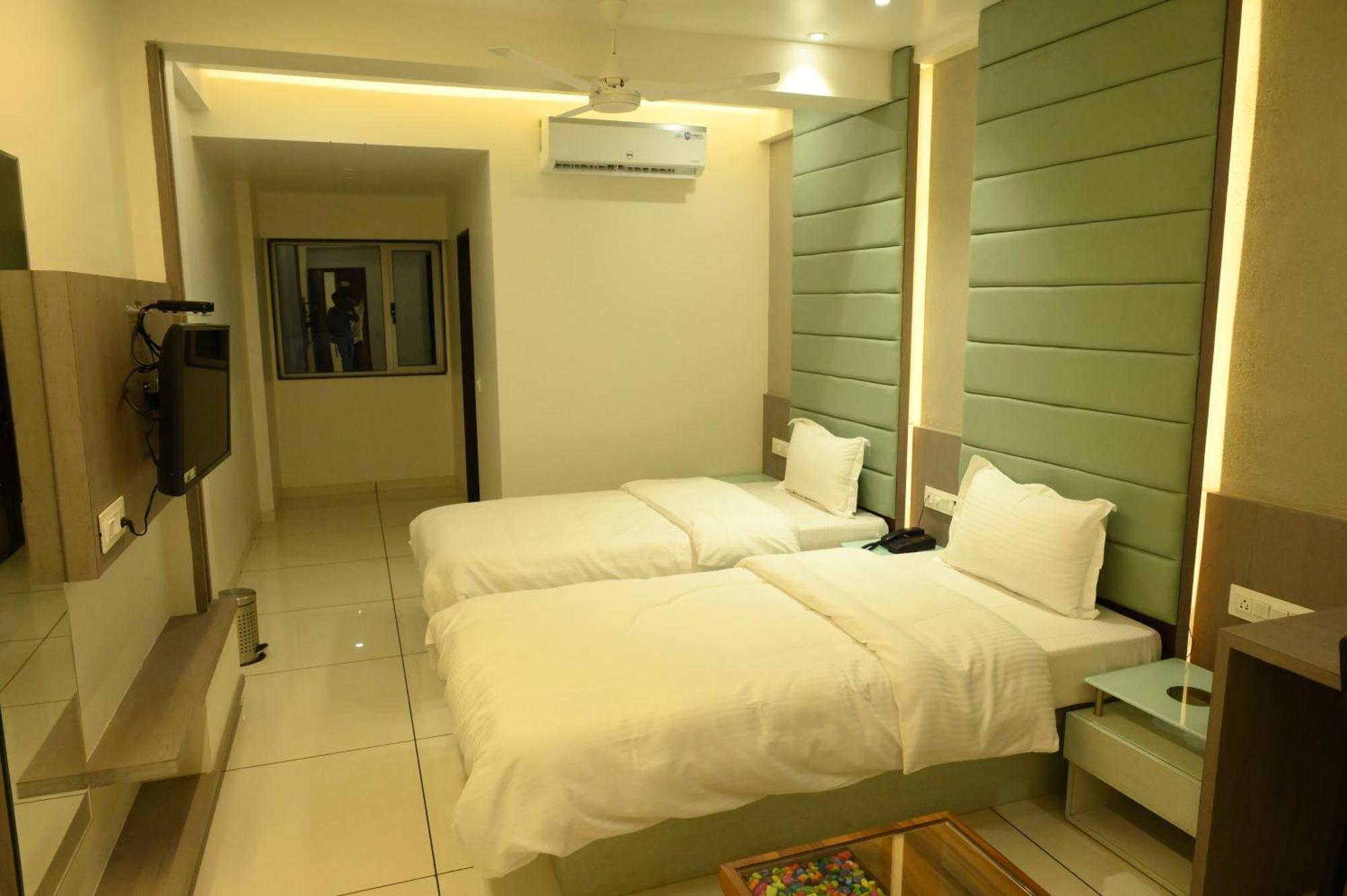 Hotel Parqotel Arnala ภายนอก รูปภาพ